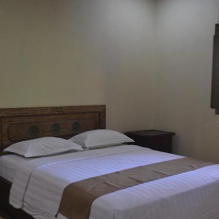 Hotel Batukaras Kalaras ภายนอก รูปภาพ