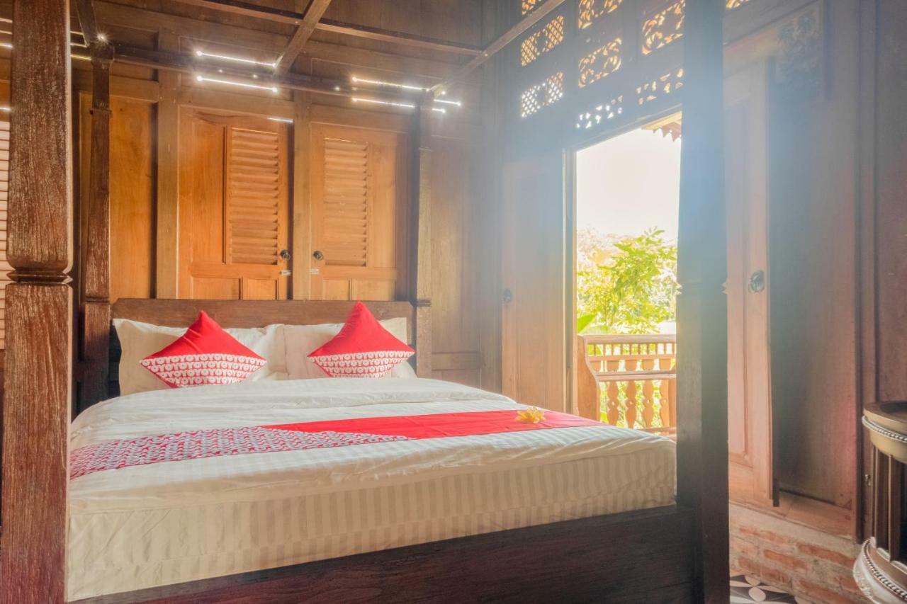 Hotel Batukaras Kalaras ภายนอก รูปภาพ