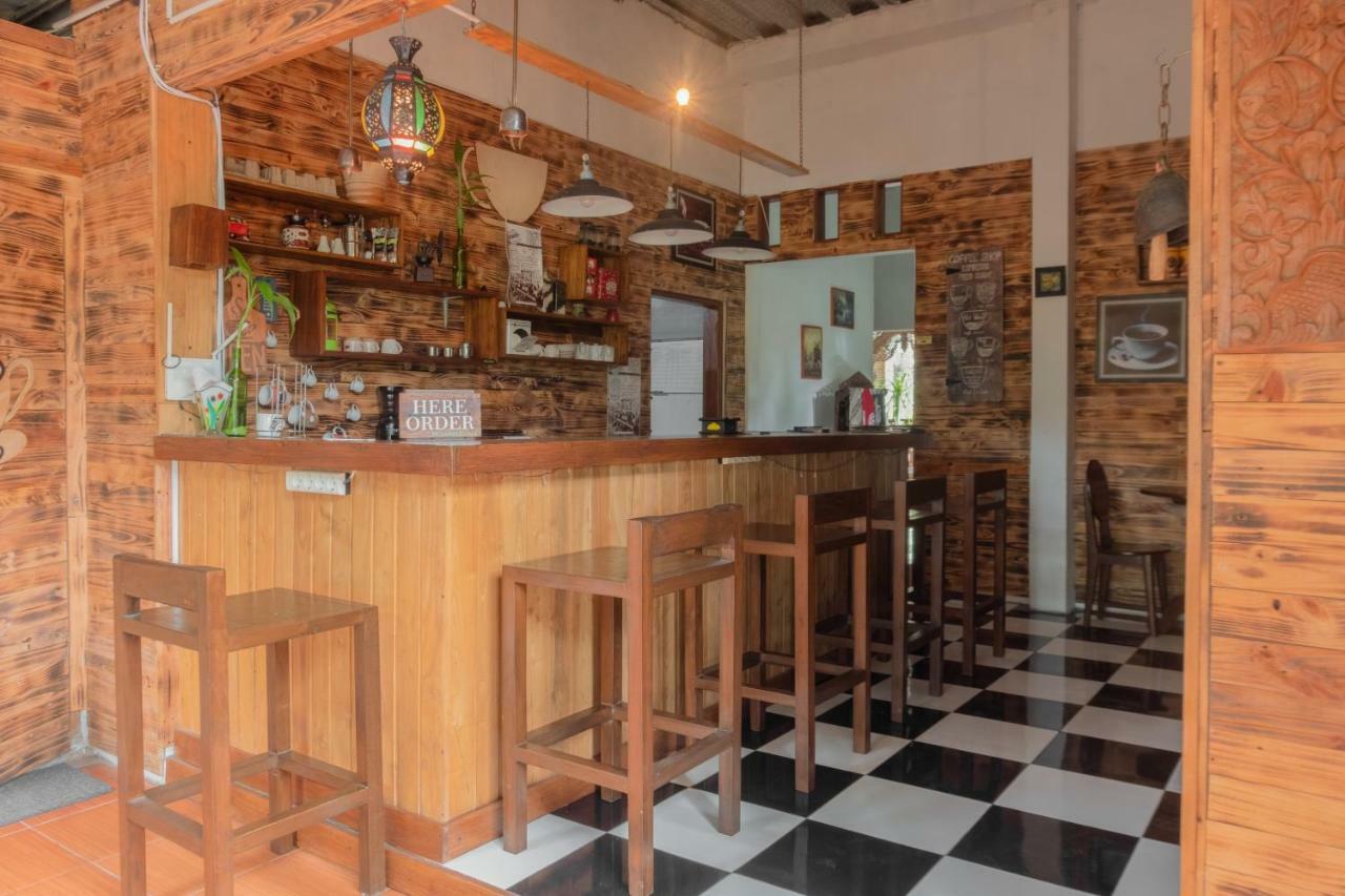 Hotel Batukaras Kalaras ภายนอก รูปภาพ